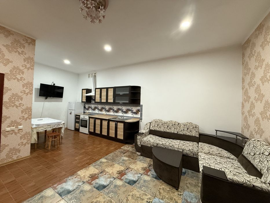 Оренда 1,5кімнатної кв. з окремим входом багатоповерхового будинку.