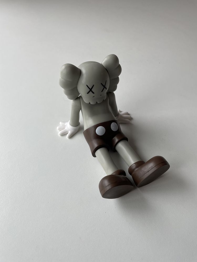 Boneco de decoração - Kaws