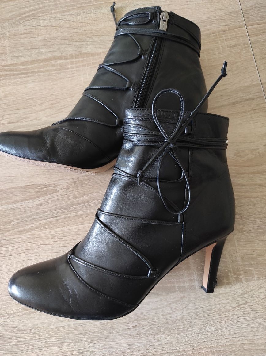 Buty damskie na obcasie Vincent Camuto skóra jagnięca rozmiar 39