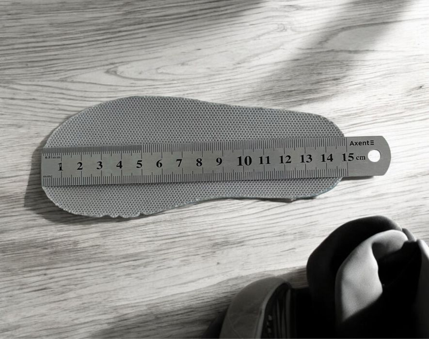 Оригінальні кросівки оригинальные кроссовки Adidas 23,5 розмір