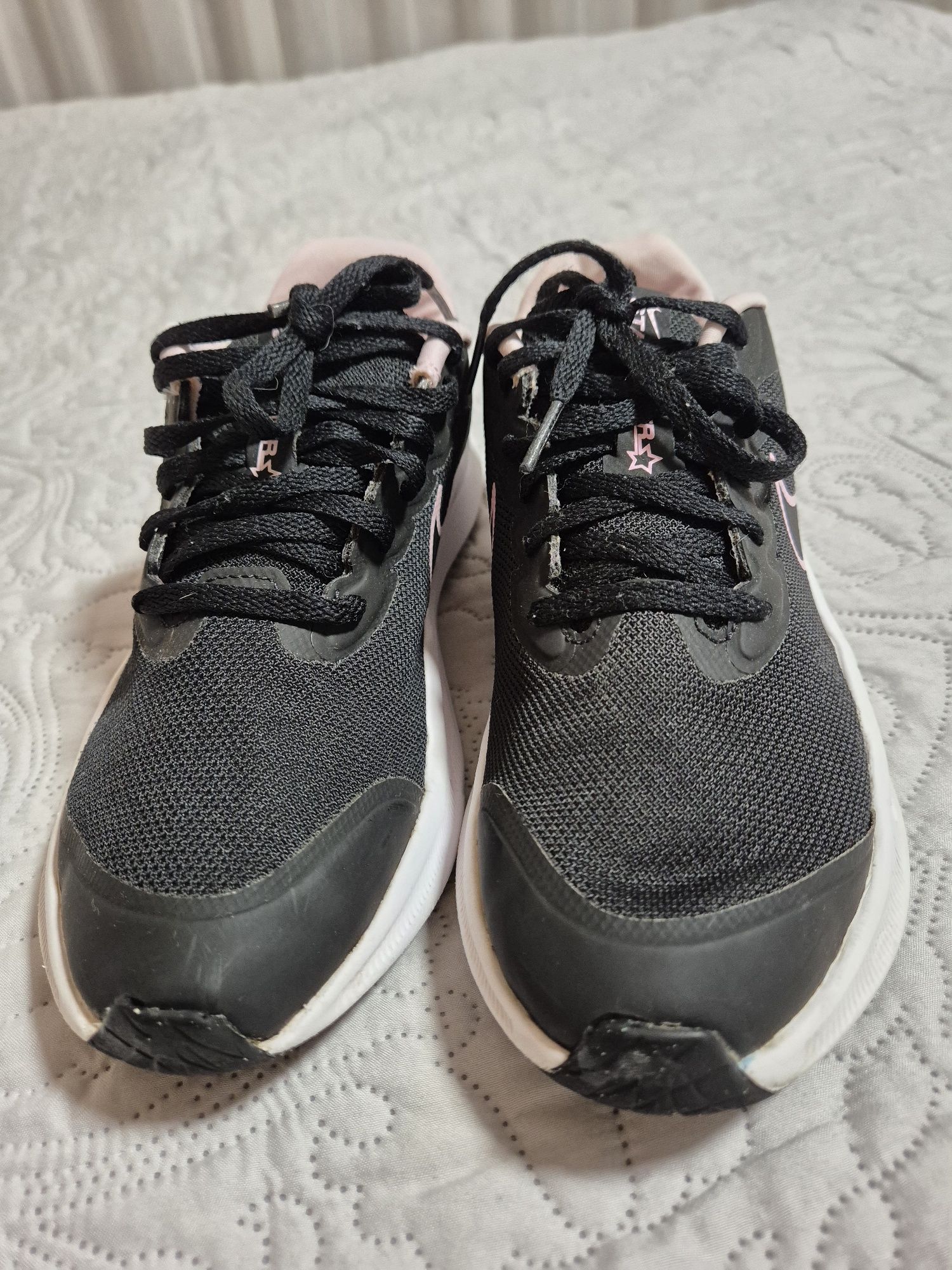 Продам кросівки NIKE.