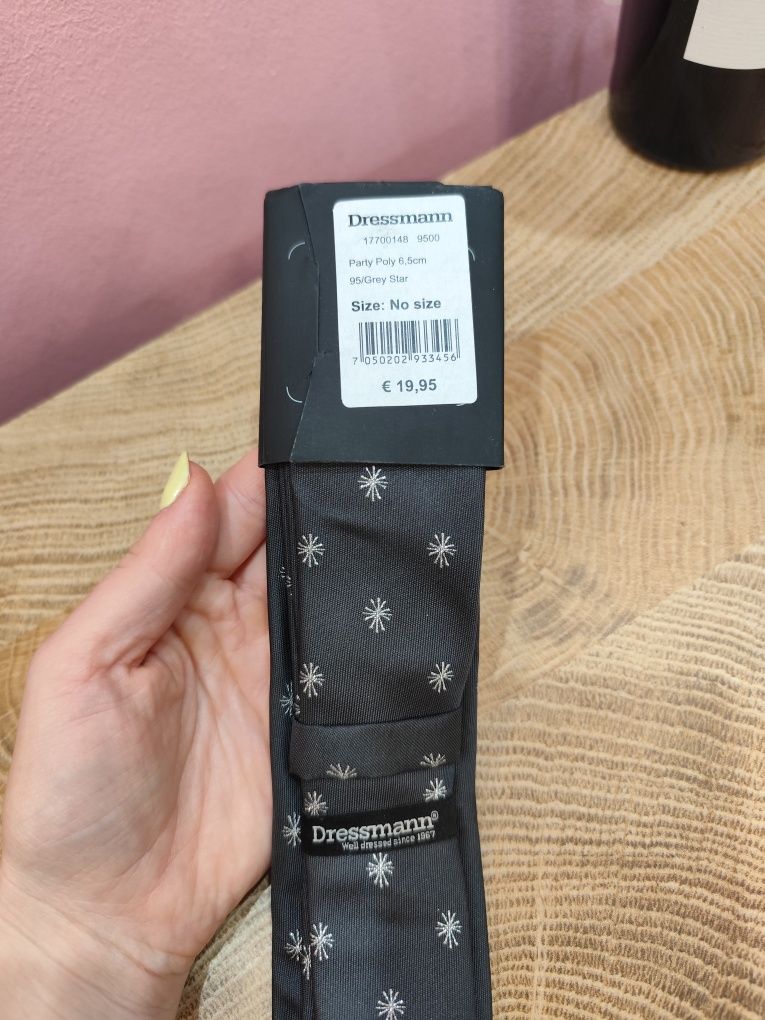 Krawat czarny w gwiazdki nowy dressmann