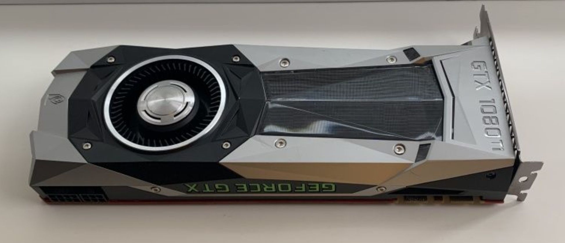 Продам видеокарту 1080 ti  по причине приобретения более новой.