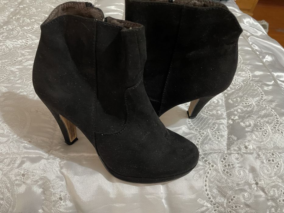 Botas pretas tam 36