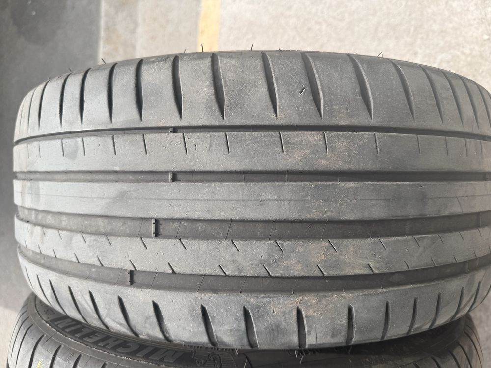 225.40.r18 michelin