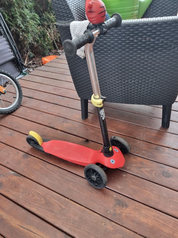 Hulajnoga dziecięca decathlon czerwona
