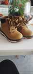Botas pouco usadas novas