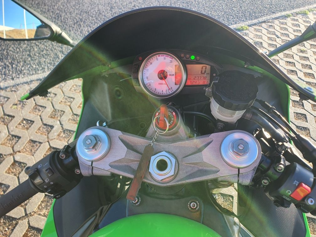 Kawasaki ninja zx6r