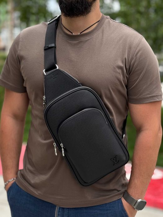 Чоловіча брендова  сумка-слінг Avenue NM Louis Vuitton