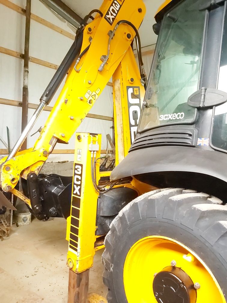 Jcb 3cx 2017 рік