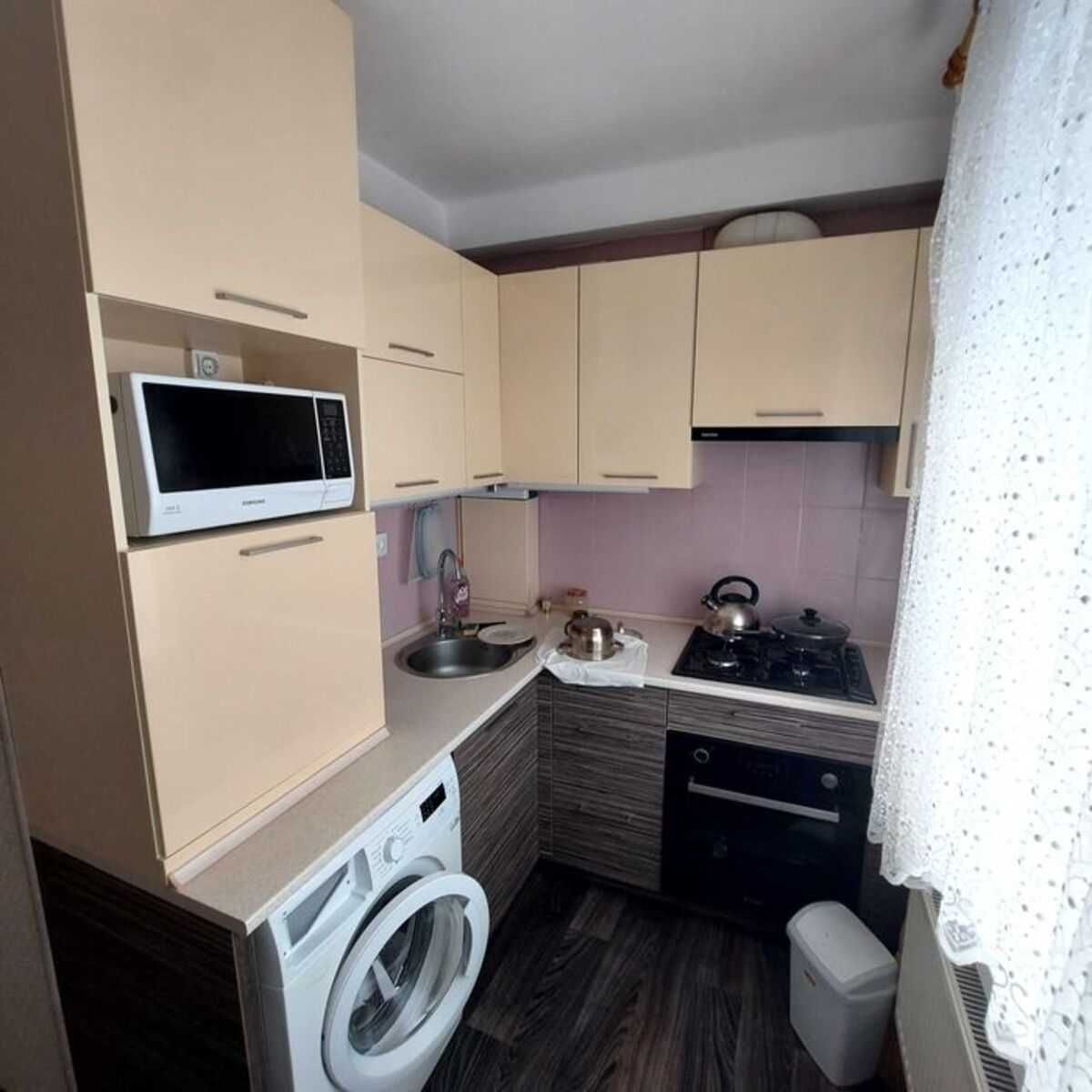 Продам 2-кімнатну квартиру у центрі міста