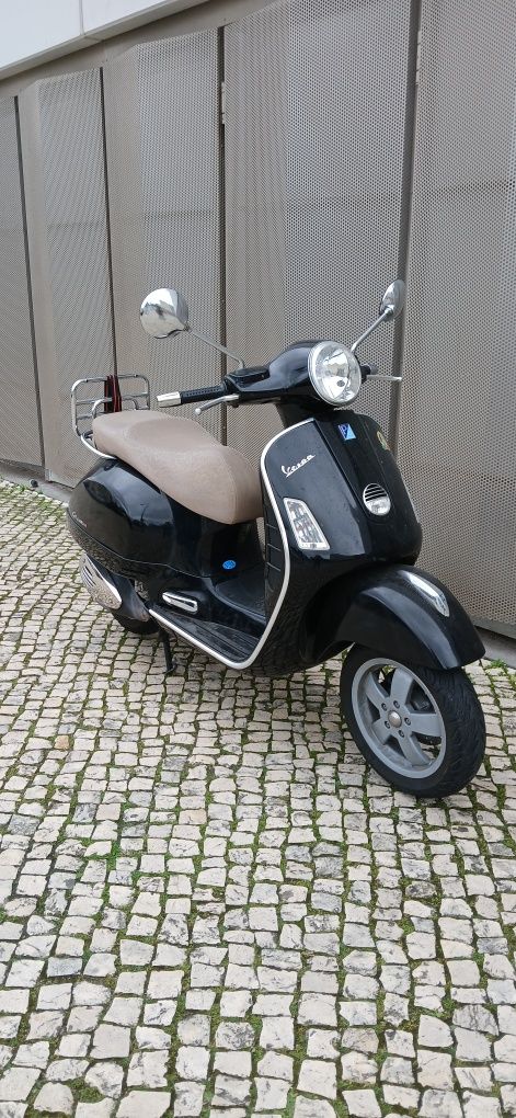 Vespa GTS 250i.e