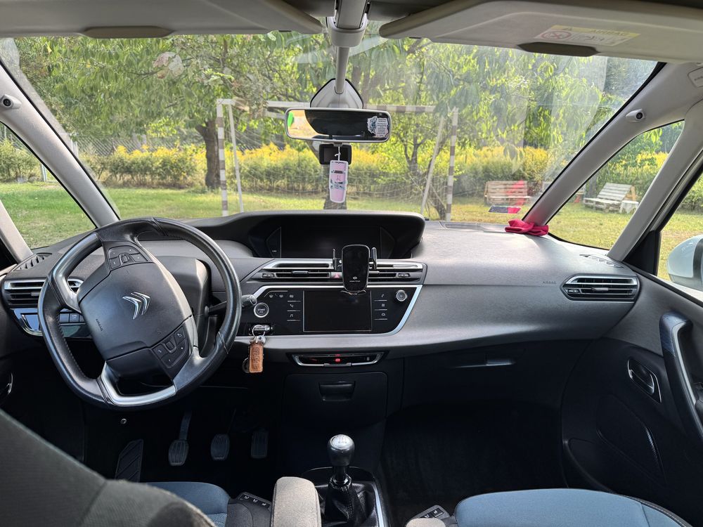 Citroen C4 Grand Pisasso . Salon . 1.6 HDI