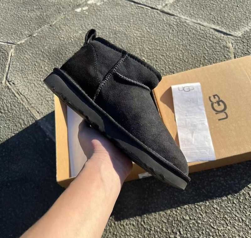 UGG Classic Ultra Mini Boot Black R.39