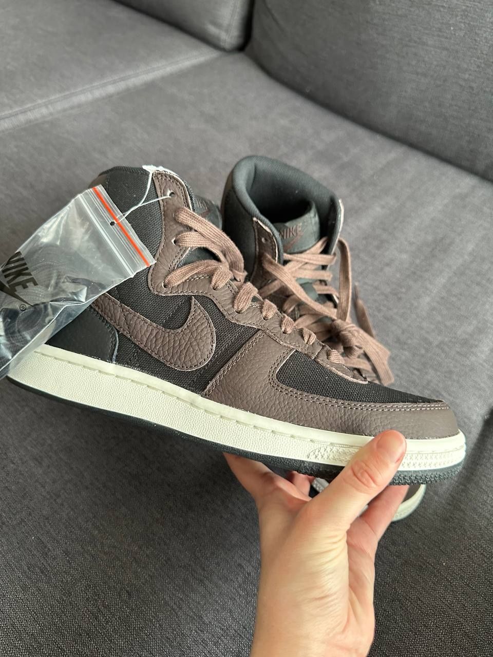 Чоловічі кросівки NIKE TERMINATOR HIGH SE
Розмір 42,5
27 Cм
Ціна: 2900