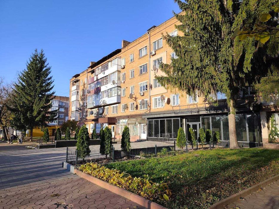 Продам 2к квартиру в м. Бар по вул. Героїв Майдану (р-н винного бару)