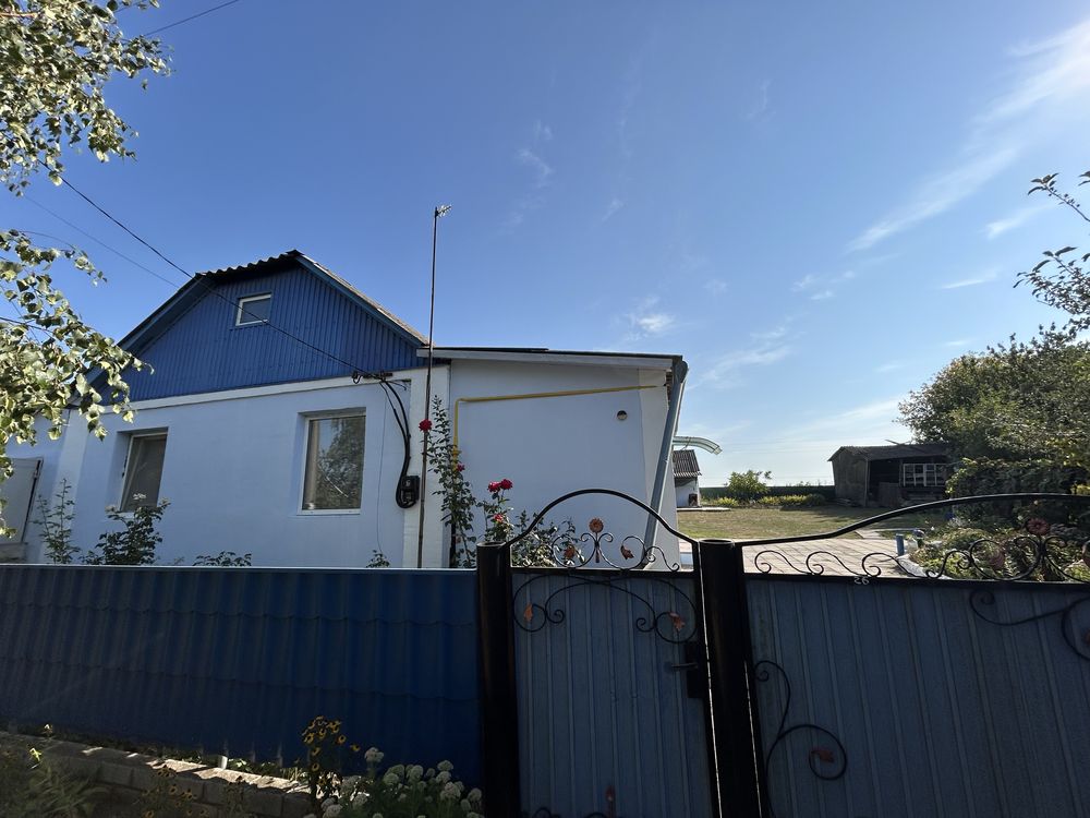 Продається житловий будинок з меблями, 13 км від Решетилівки
