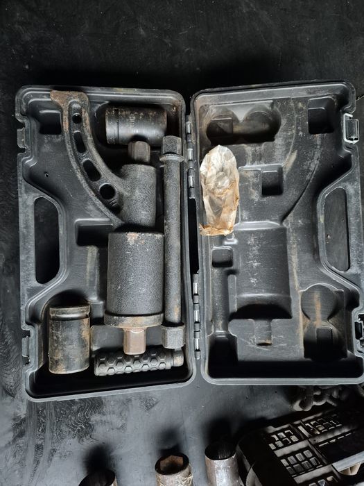 Pasy transportowe,łańcuchy,klucze,przewody