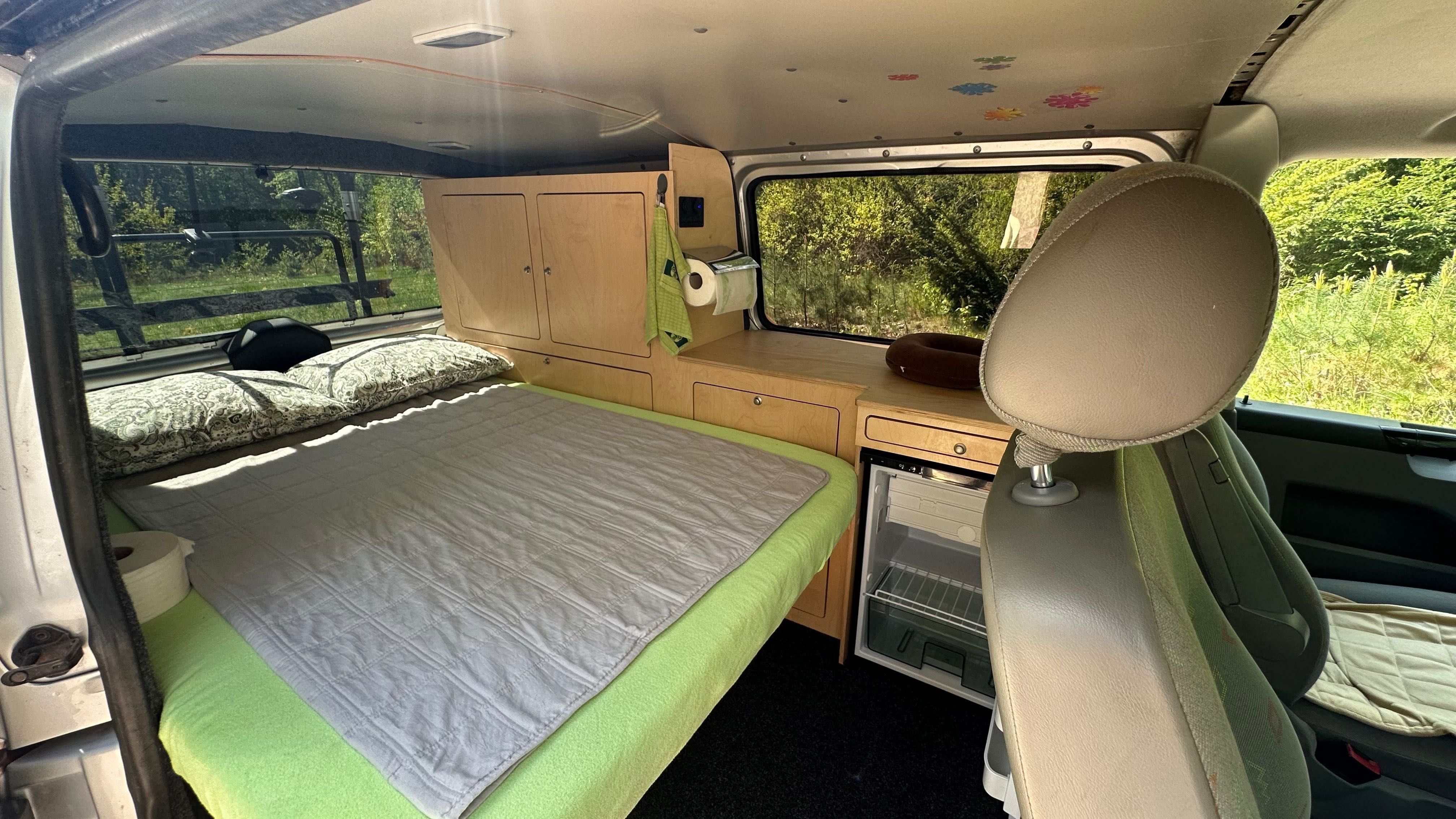 VW VOLKSWAGEN T5 - Bus - KAMPER - Doinwestowany - 2004r - 1.9 TDI