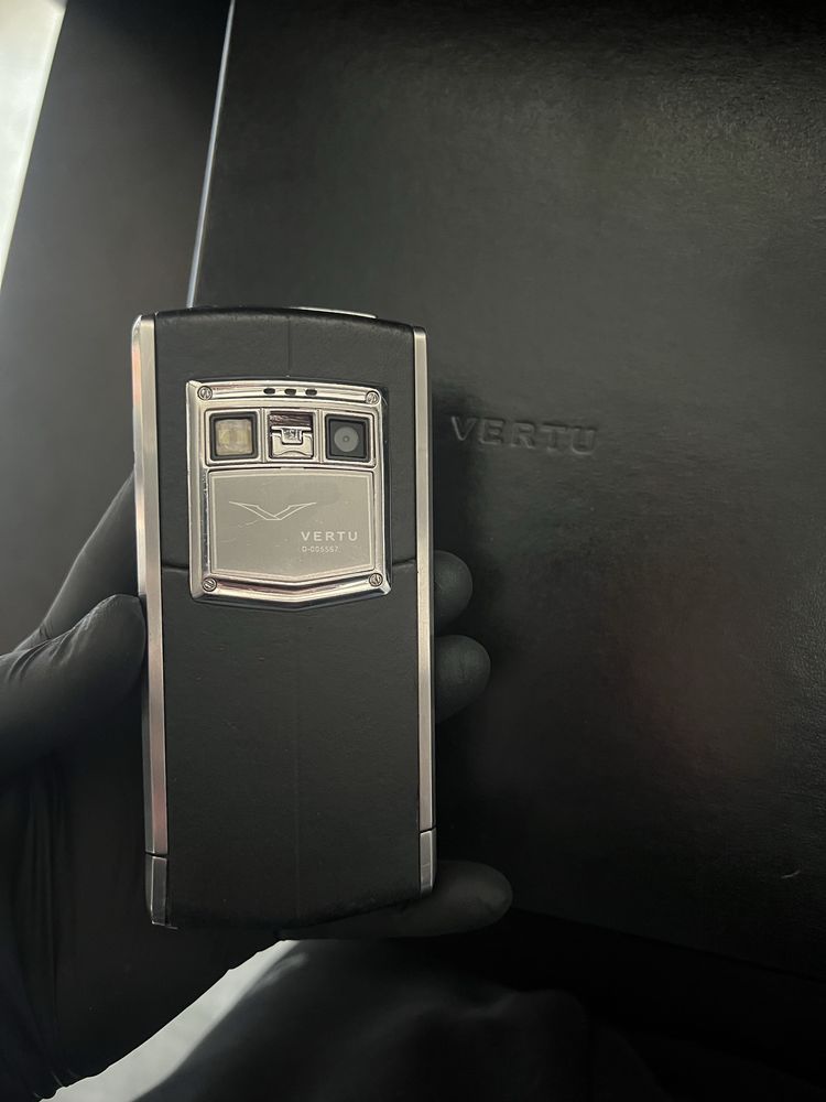 Vertu ti        Touch