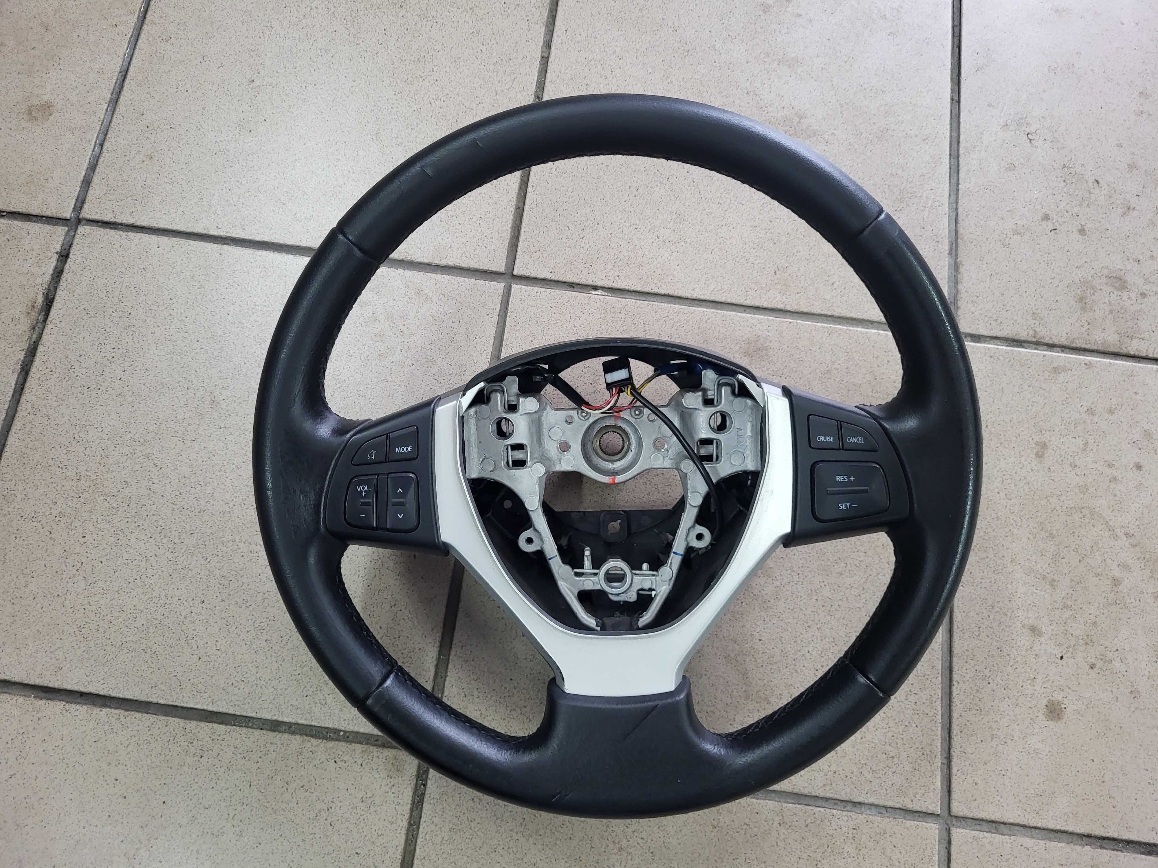 Kierownica Suzuki Swift Mk7 2010---2017  Skóra Multifunkcja