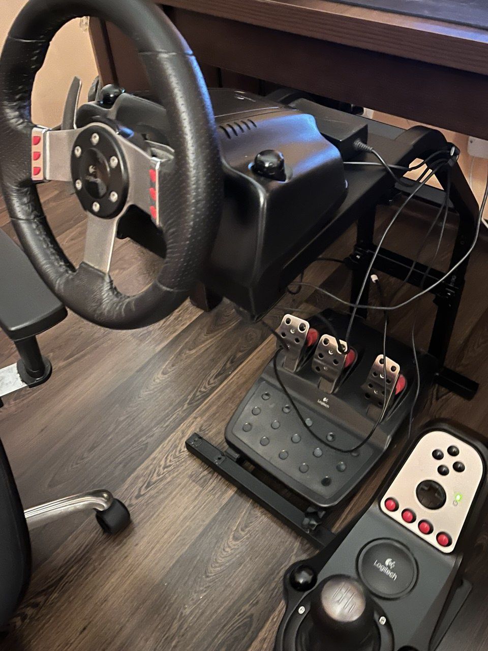 Kierownica Logitech G27 + Stojak