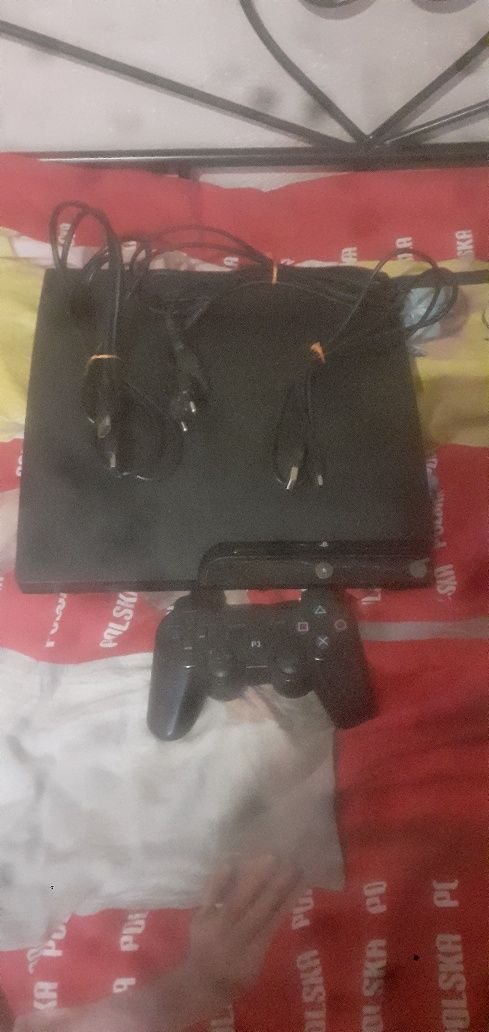 Konsola play station 3 + pad + ładowarka do pada + fifa16