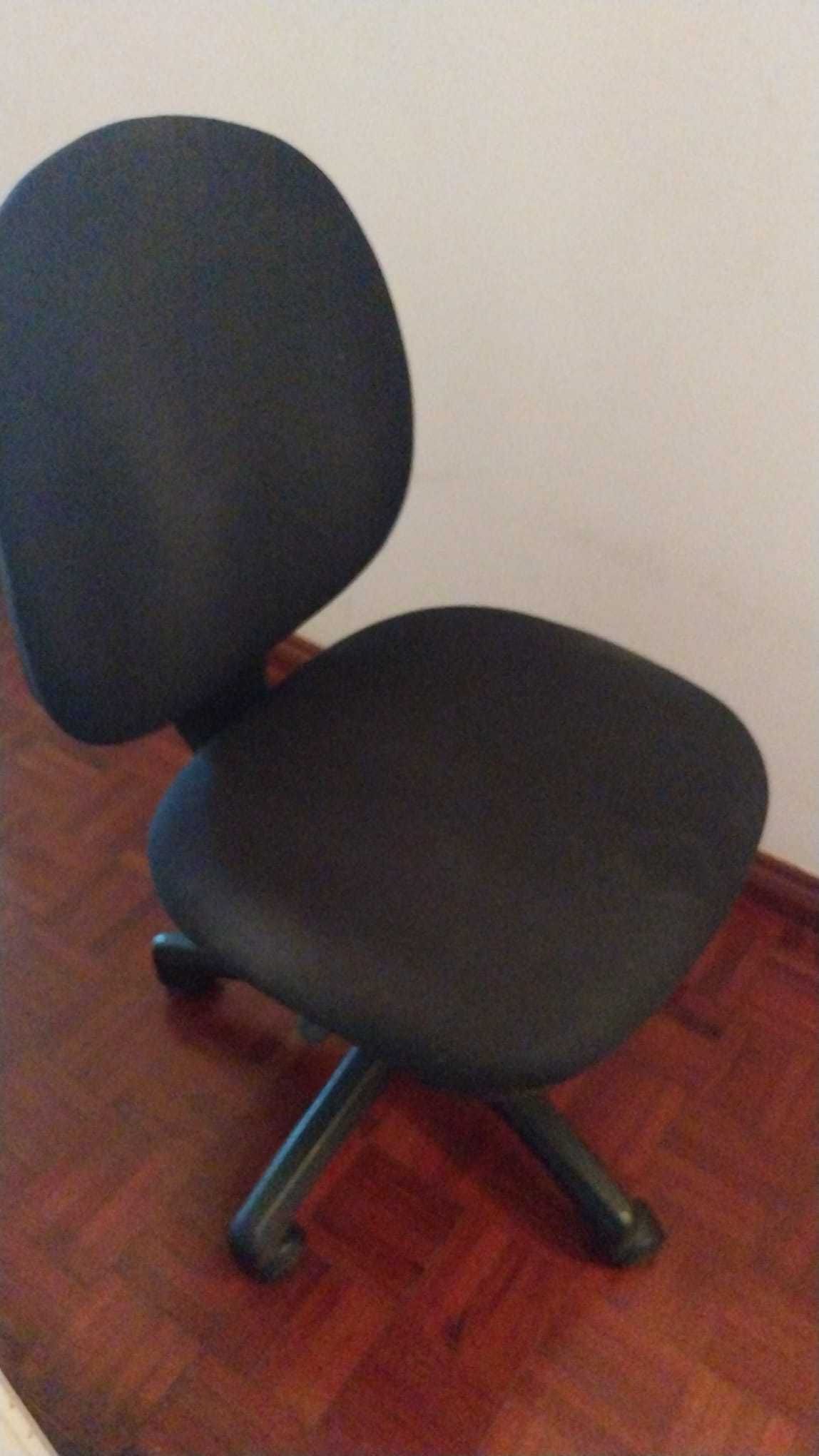 Vendo cadeira de escritório