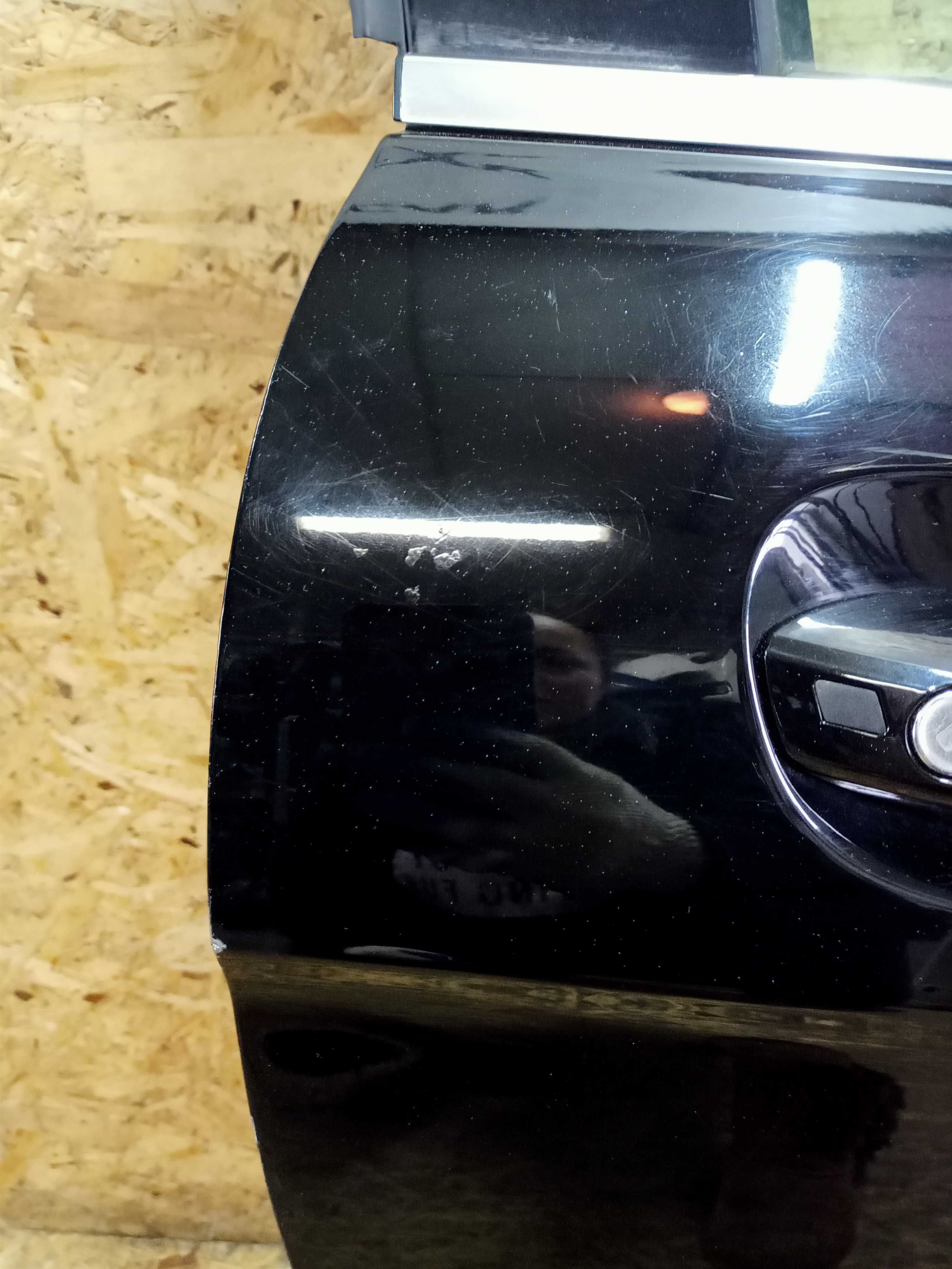 Mercedes W204 Coupe FL lift drzwi prawe prawy przód kolor 040 czarne