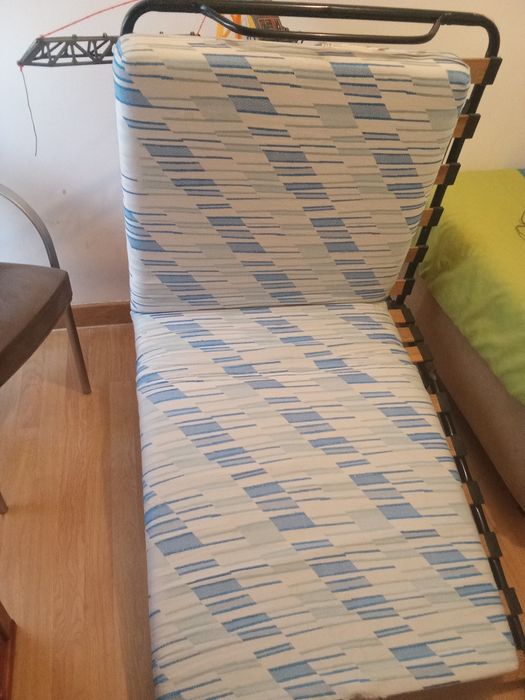 Cama dobrável como nova