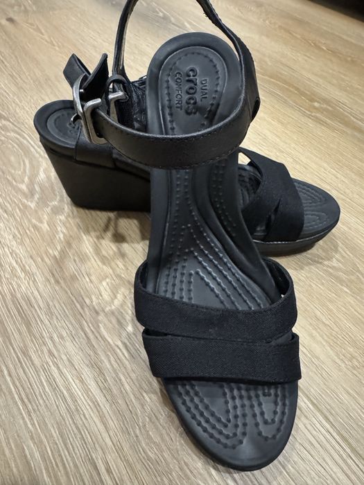 Босоніжки crocs w8 на танкетці