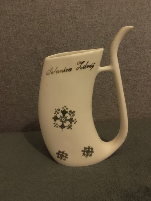 Porcelanowy dzbanek, wazon Ćmielów.