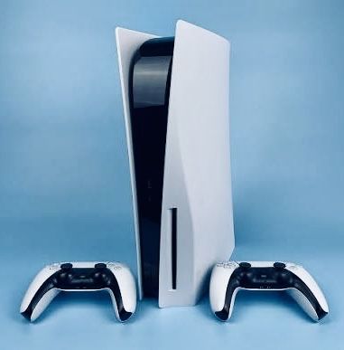 PlayStation 5, два геймпади