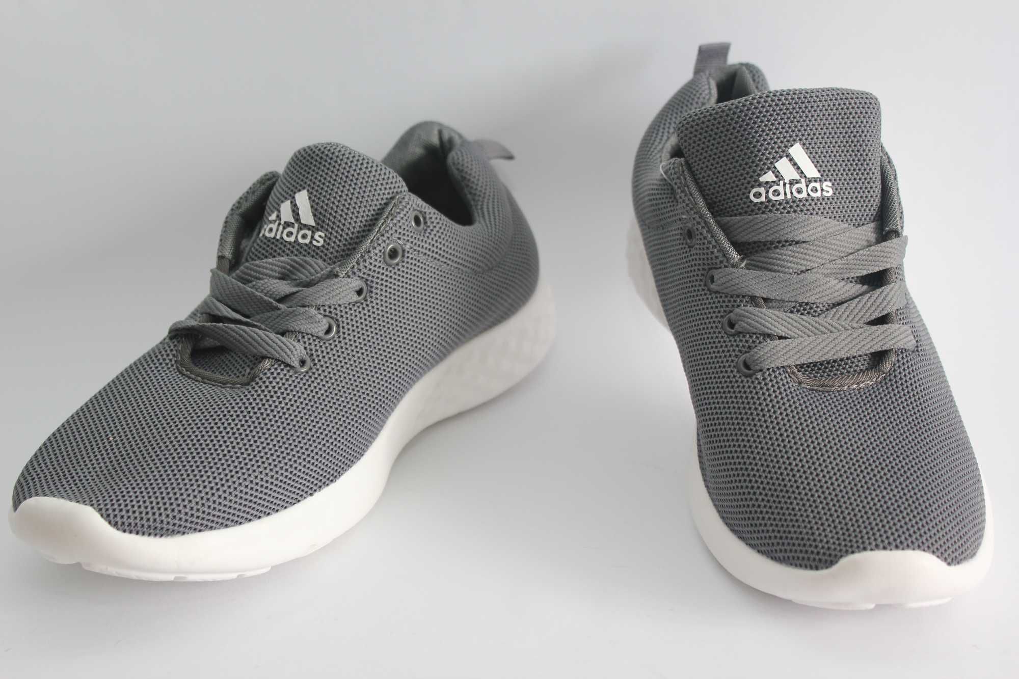 Кросівки adidas у двох кольорах