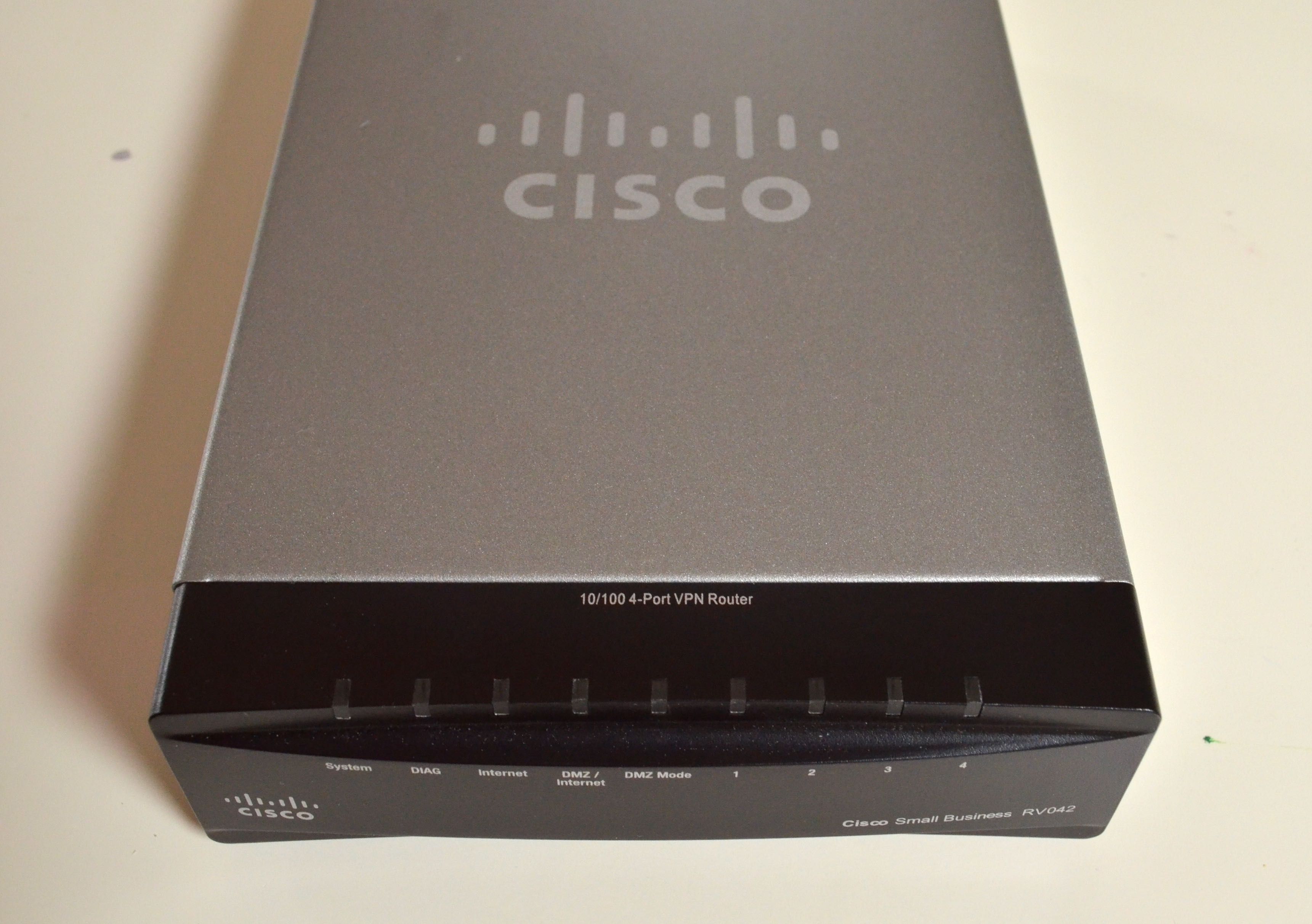 Router CISCO - RV042
