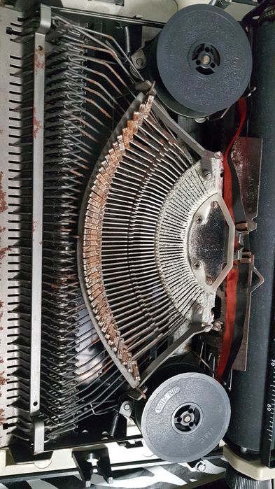 Máquina de escrever Rover 5000 confort matic portátil