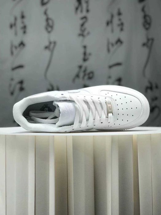 Nike Air Force 1 Low '07 White EU45