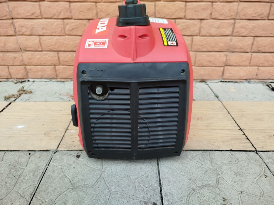 Продам бензиновий генератор HONDA