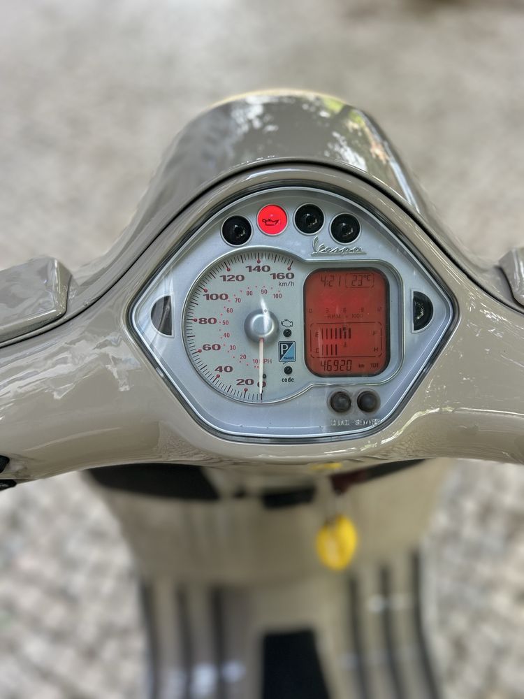 Vespa GTS 250 de 2007 com 46.000 km