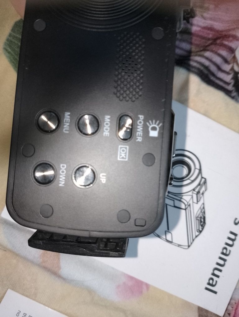 Kamera 4K, dwie baterie, mikrofon, etui, osłona
