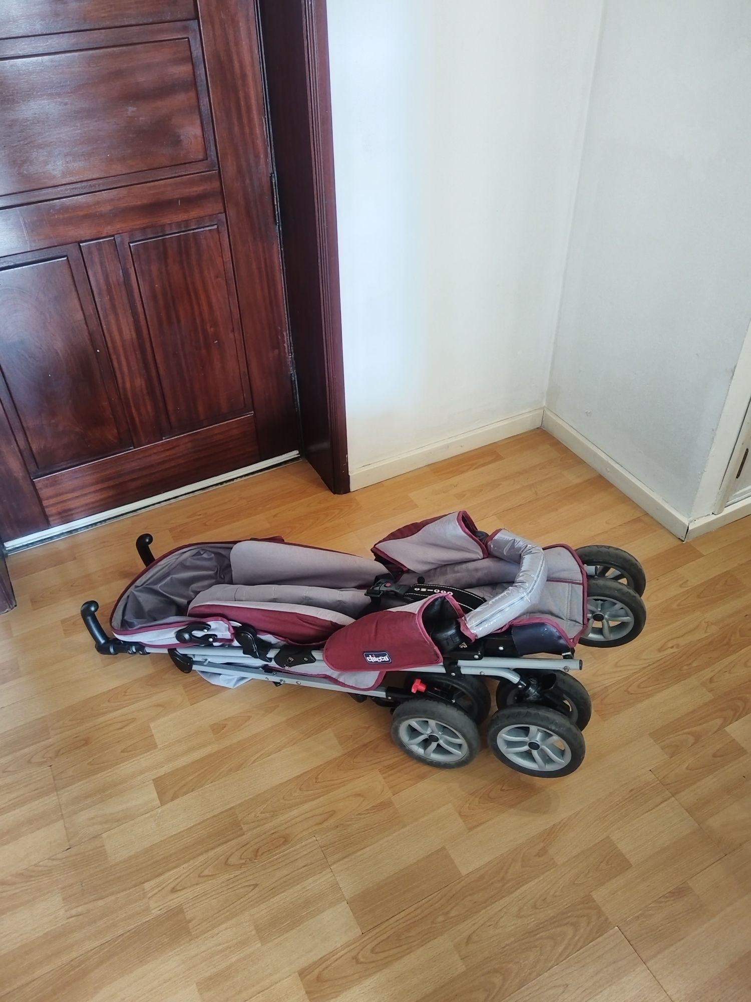 Carrinho de Passeio + Ovo