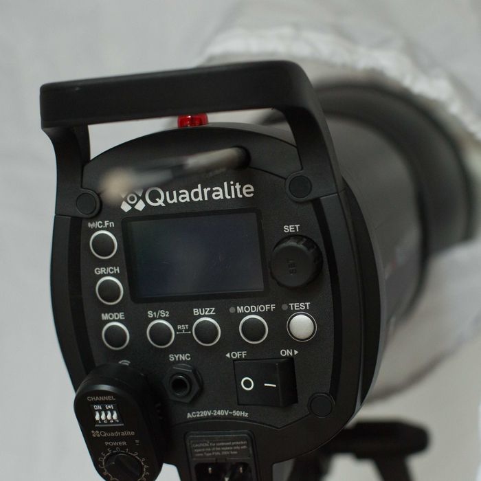 Lampa błyskowa Quadralite Pulse Pro X 400 + Stroboss Navigator