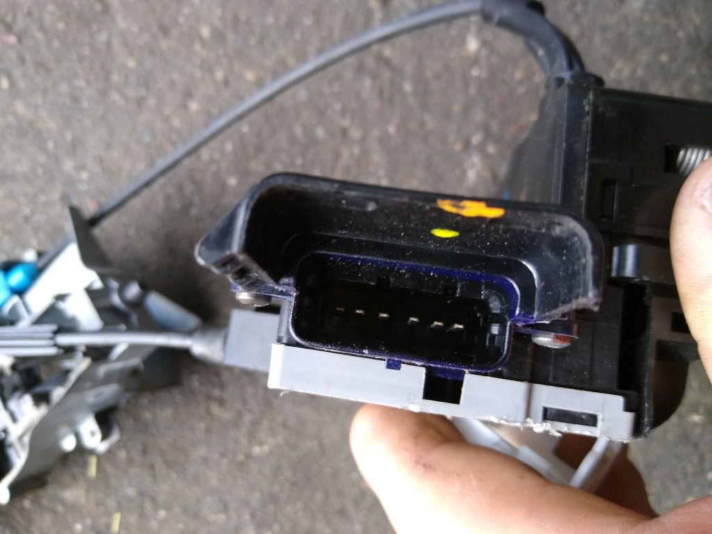 Zamek drzwi mechanizm przód prawy Citroen C4 grand Picasso I oryg