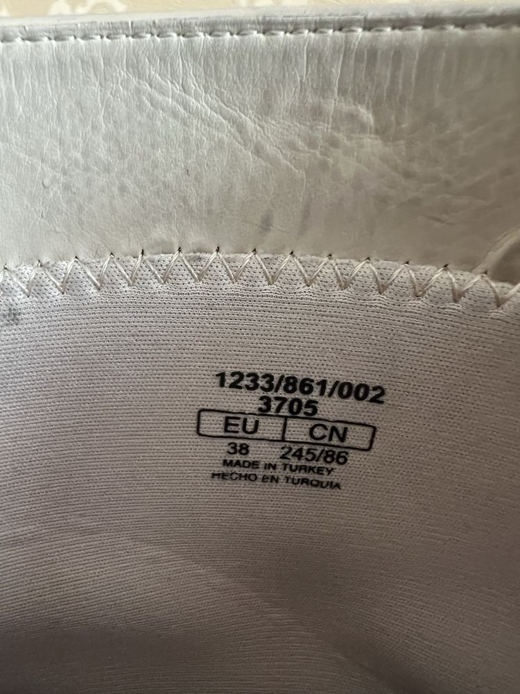 Чоботи, ботінки Bershka 38 розмір (24,5см)