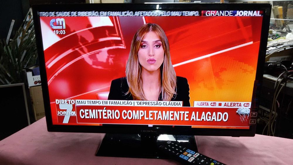 tv led crown modelo aled 2419/15 24polgadas 60cm