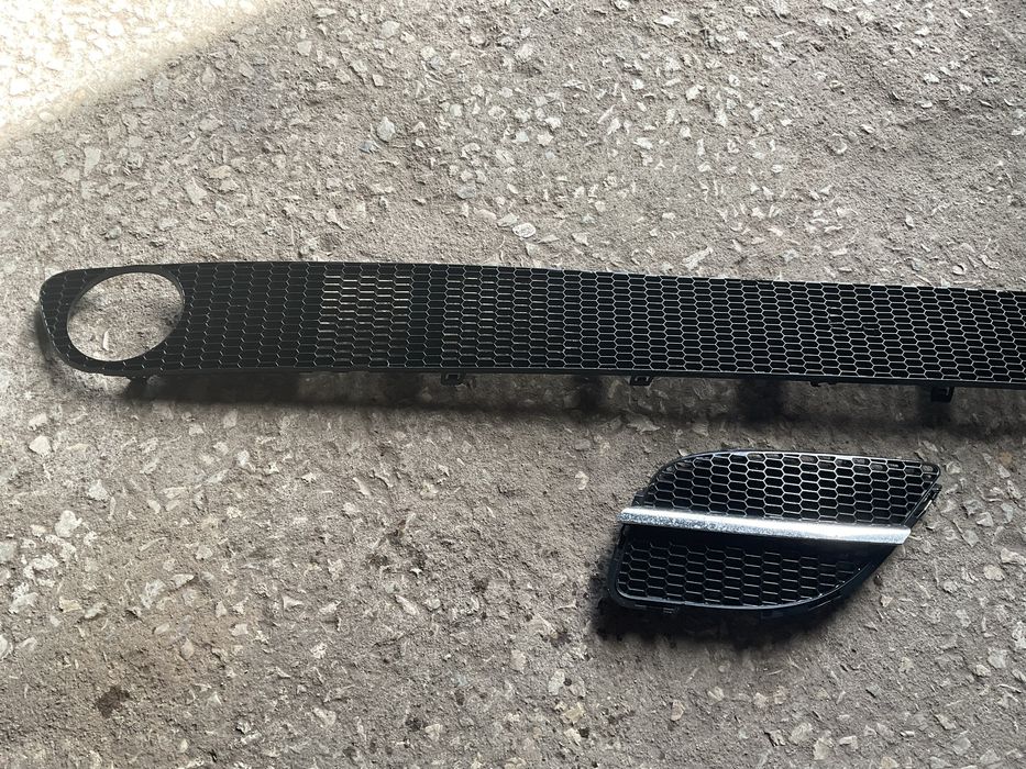 Grelhas frente nissan almera