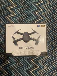 Drone E88 novo excelente para iniciantes