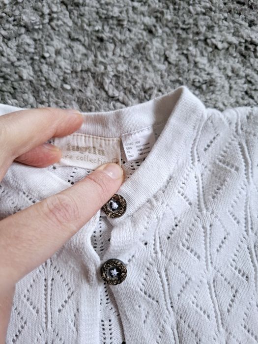 Biały ażurowy sweterek dka dziewczynki r.74/80