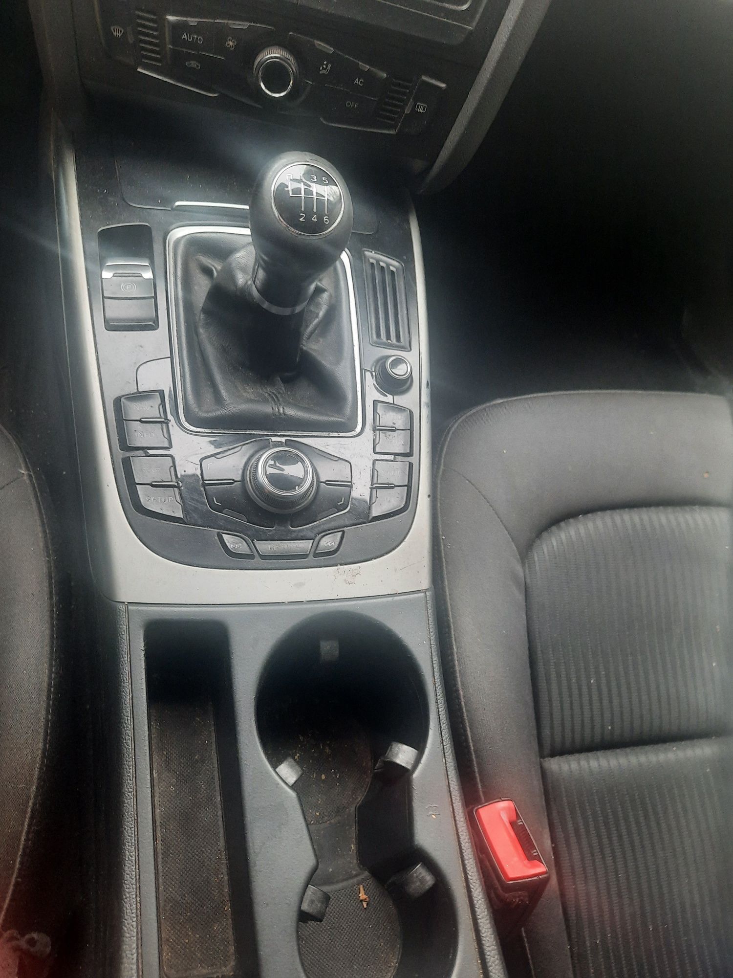 Sprzedam uszkodzone Audi a4 2009 r