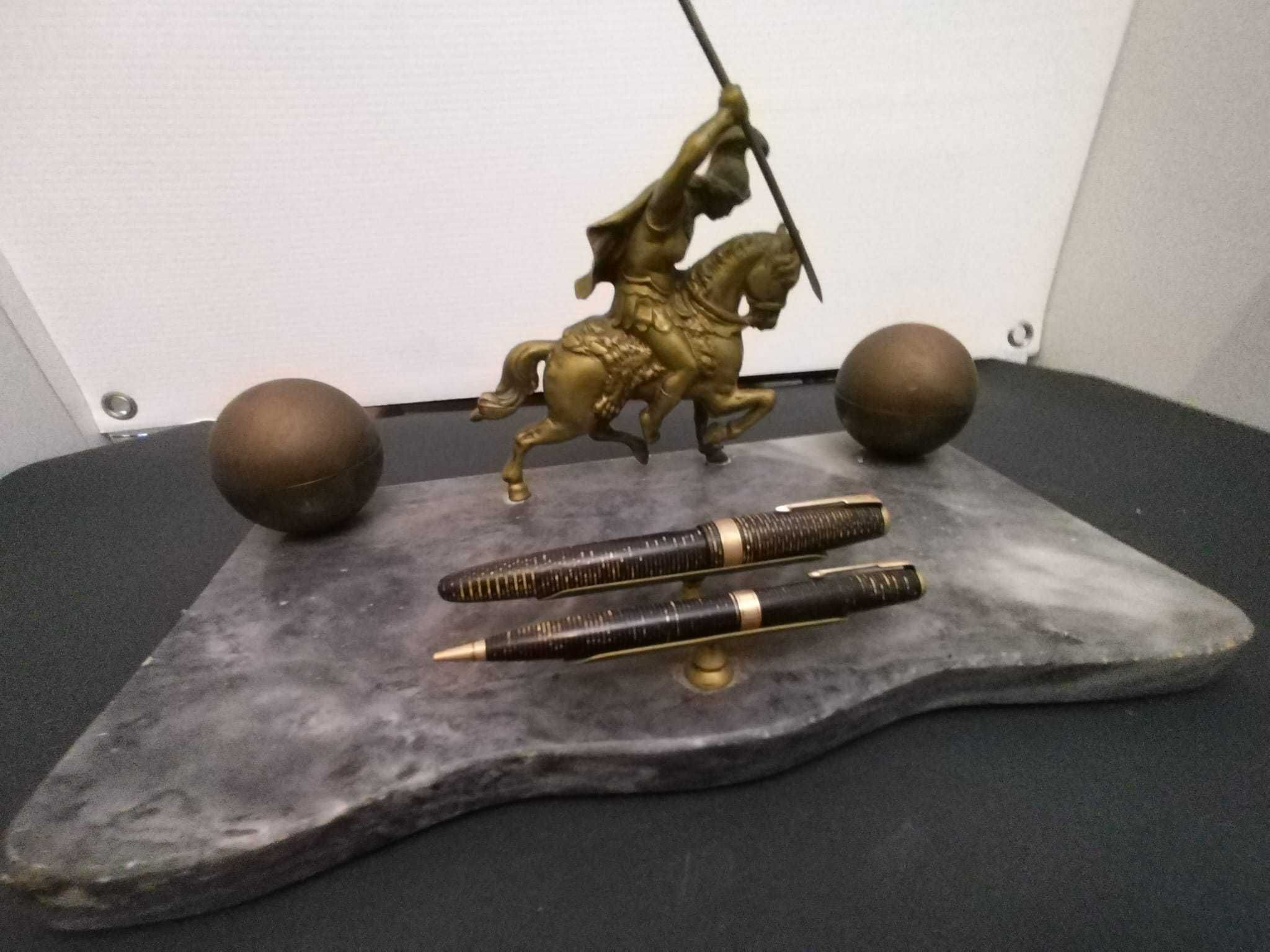 Tinteiro, Cerra livros e pisa papeis em bronze - Guerreiro a cavalo